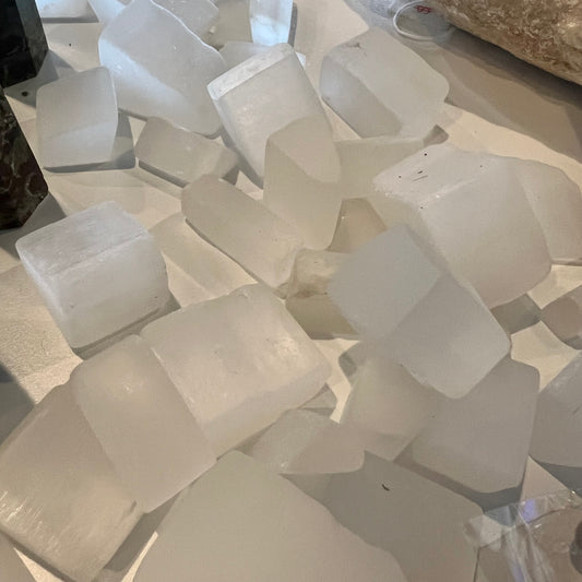 SELENITE TUMBLED