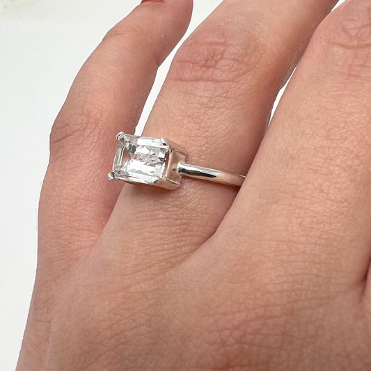 ARKANSAS ICE QUARTZ RING