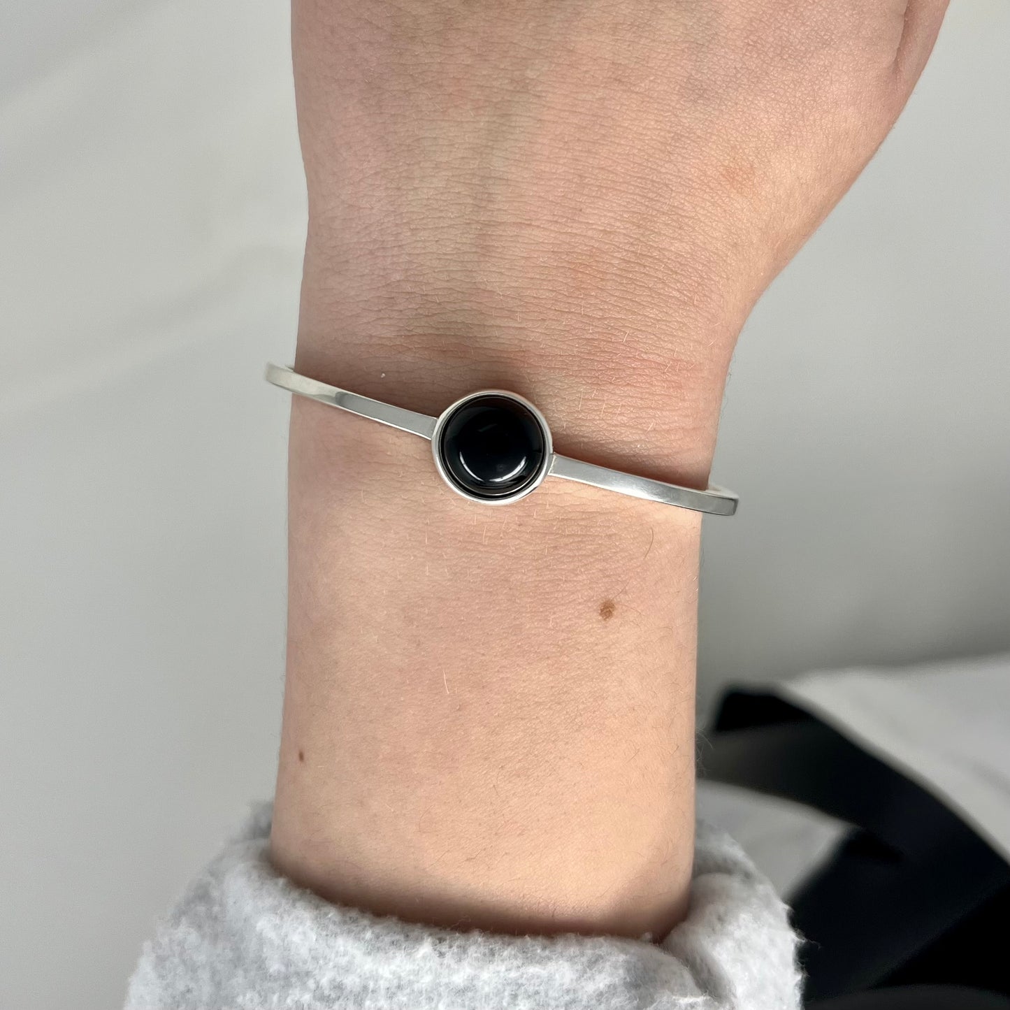 BLACK ONYX CUFF